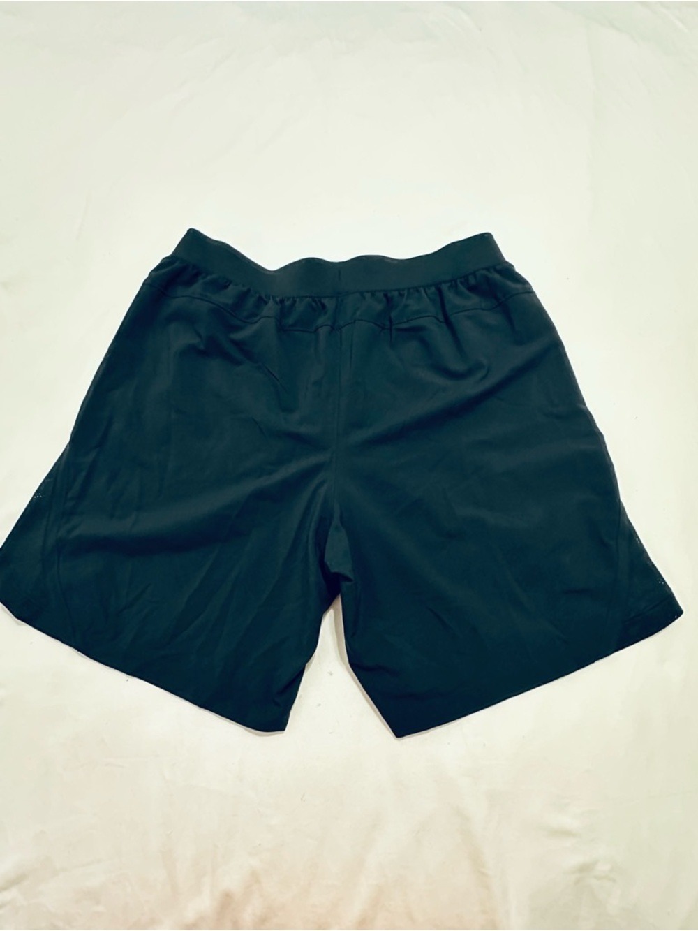 WOMENS UNDER ARMOUR HEATGEAR 7” BLACK LOGO SHORTS LARGE ATHLETIC ATHLEISURE GYM - Picture 3 of 11
